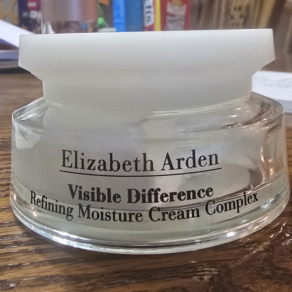 Elizabeth Arden Visible Difference Moisture Cream - White